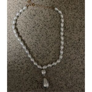 Faux pearl fashion necklace